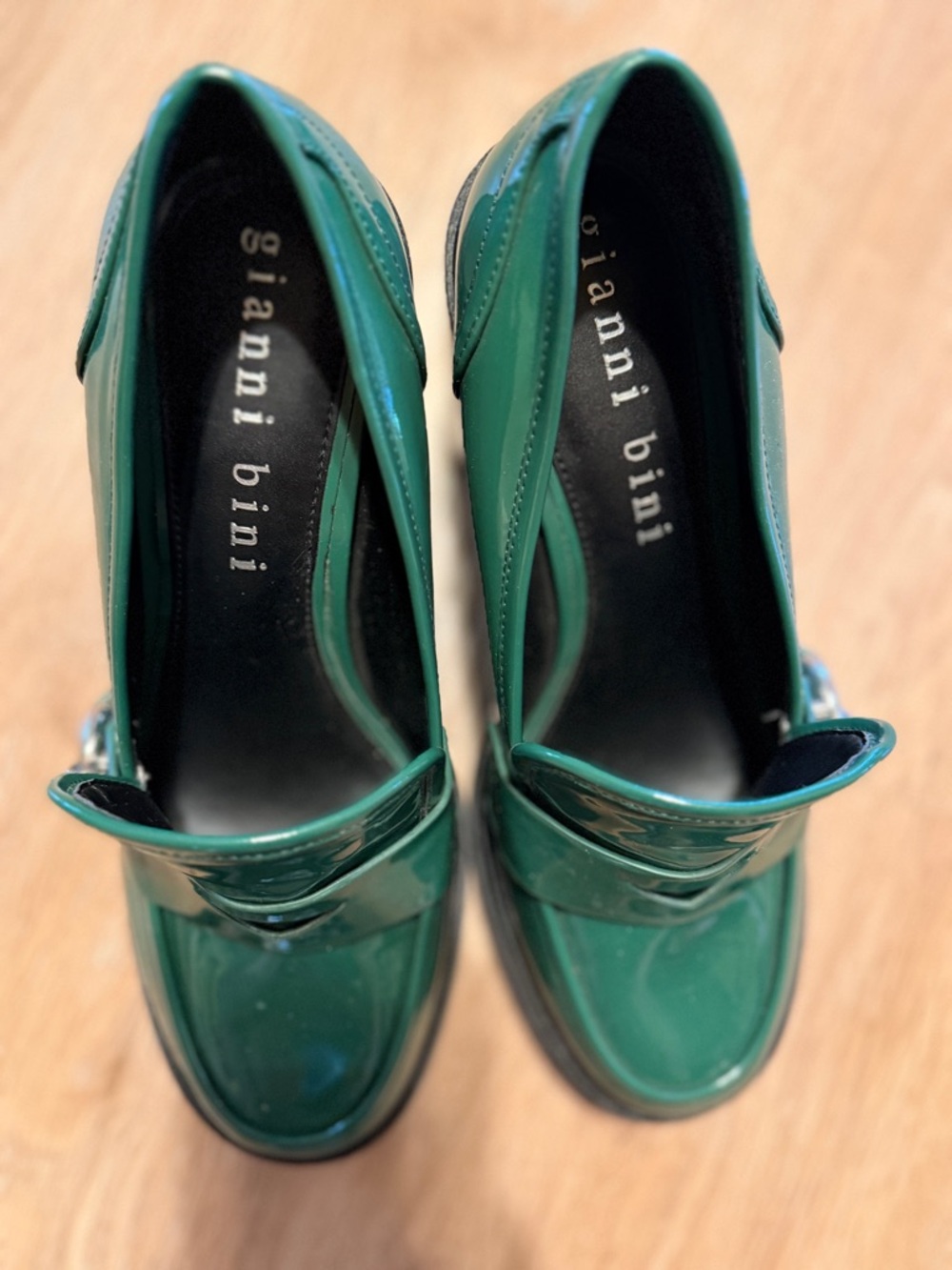 Gianni Bini Green and Black Platform Loafers - Picture 2 of 6